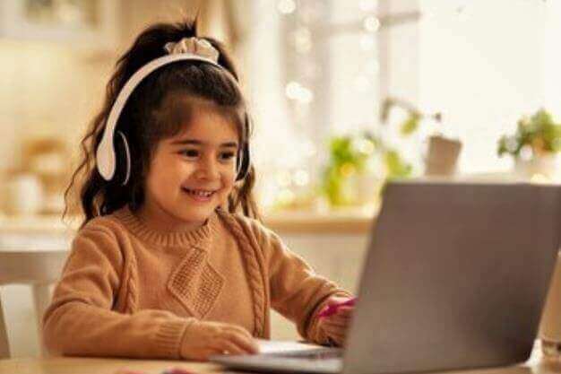 Why it's important to learn a second language early?